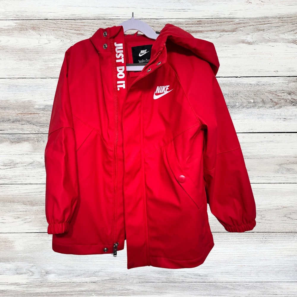 Nike Kids Rain/Repel Jacket Red Hooded Size 6 (5-6 yrs / 110-116 cm) EUC